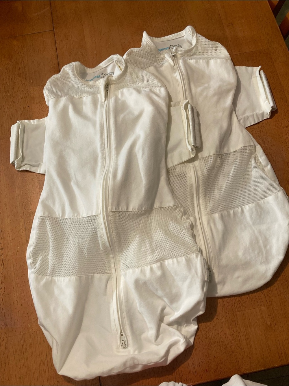 Set of 2 Happiest Baby swaddles from SNOO - Small 0-2 M and Medium 2-4 M - cream